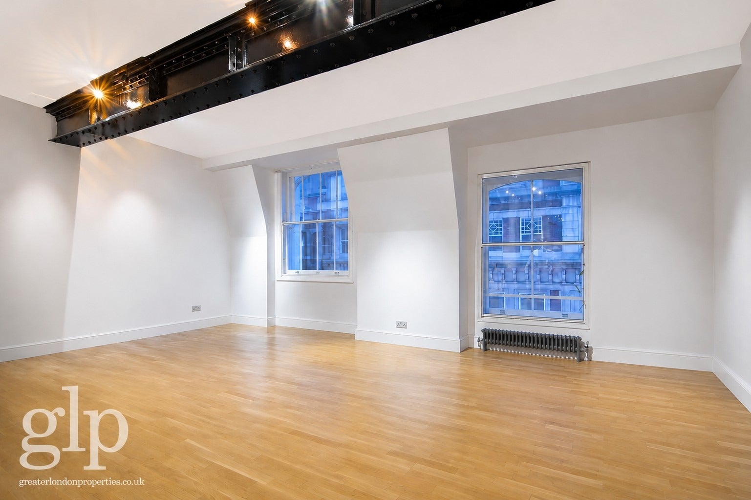 Flat Wardour Street in City of Westminster