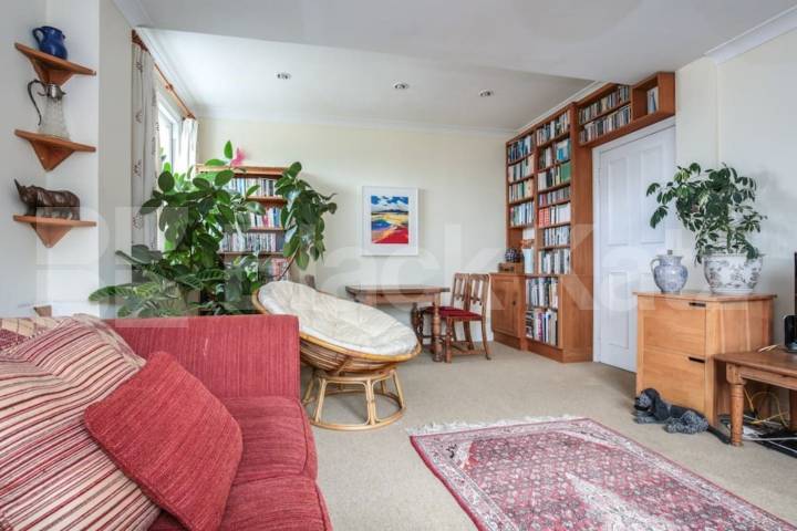 Flat Park Road in Greater London