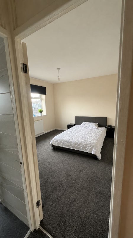 Room Middlemarch Road in Coventry