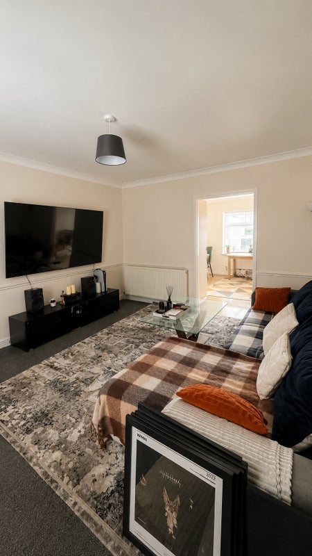 Room Middlemarch Road in Coventry