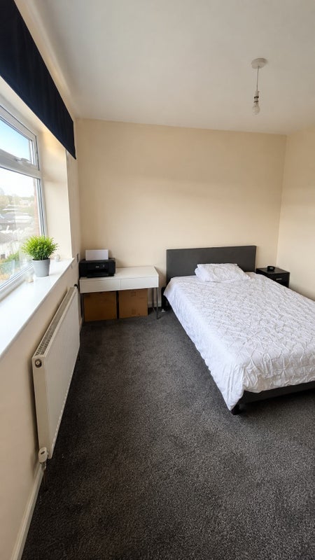 Room Middlemarch Road in Coventry