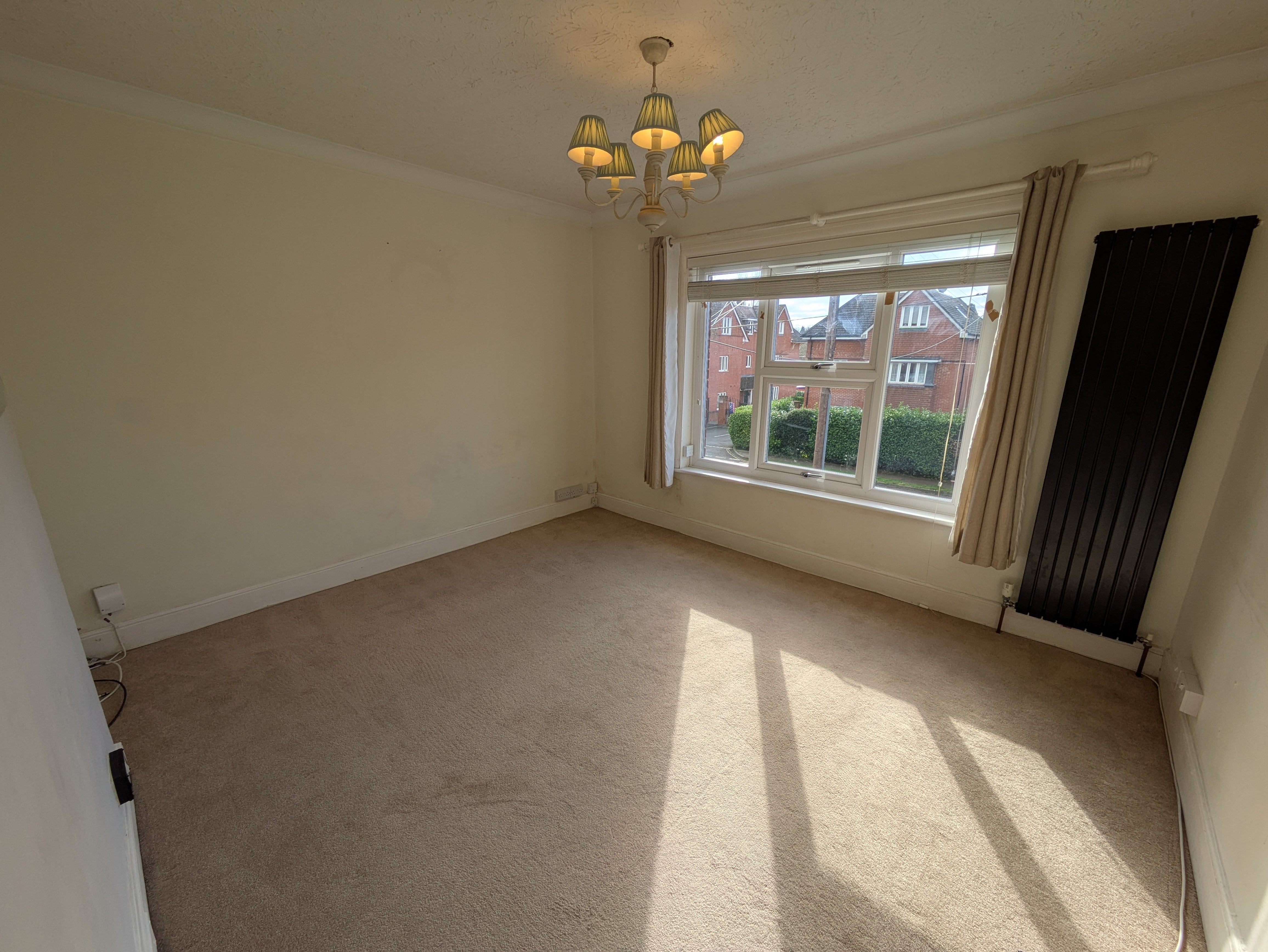 Flat Perryfield Road in Crawley