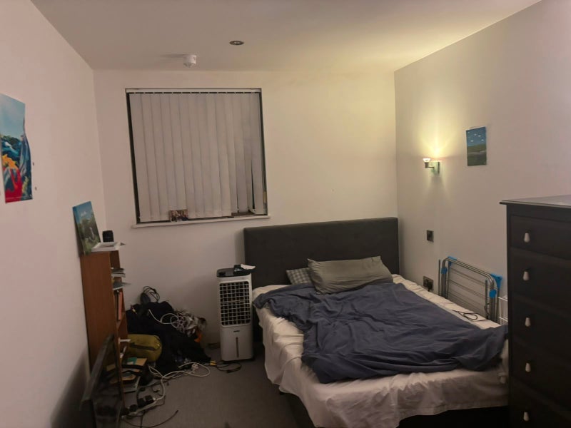 Room Isaac Way in Manchester