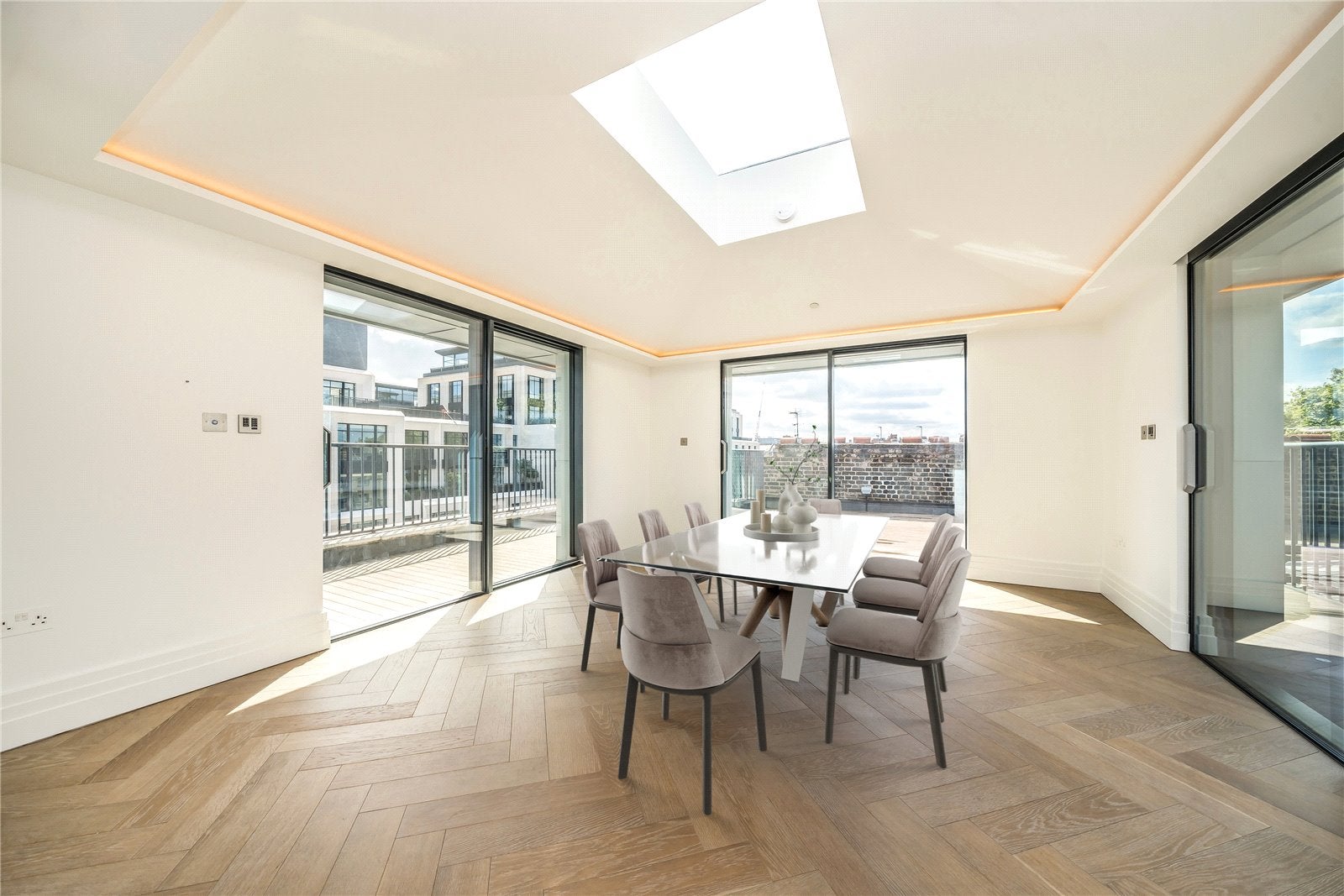 Flat Kensington Gardens Square in City of Westminster