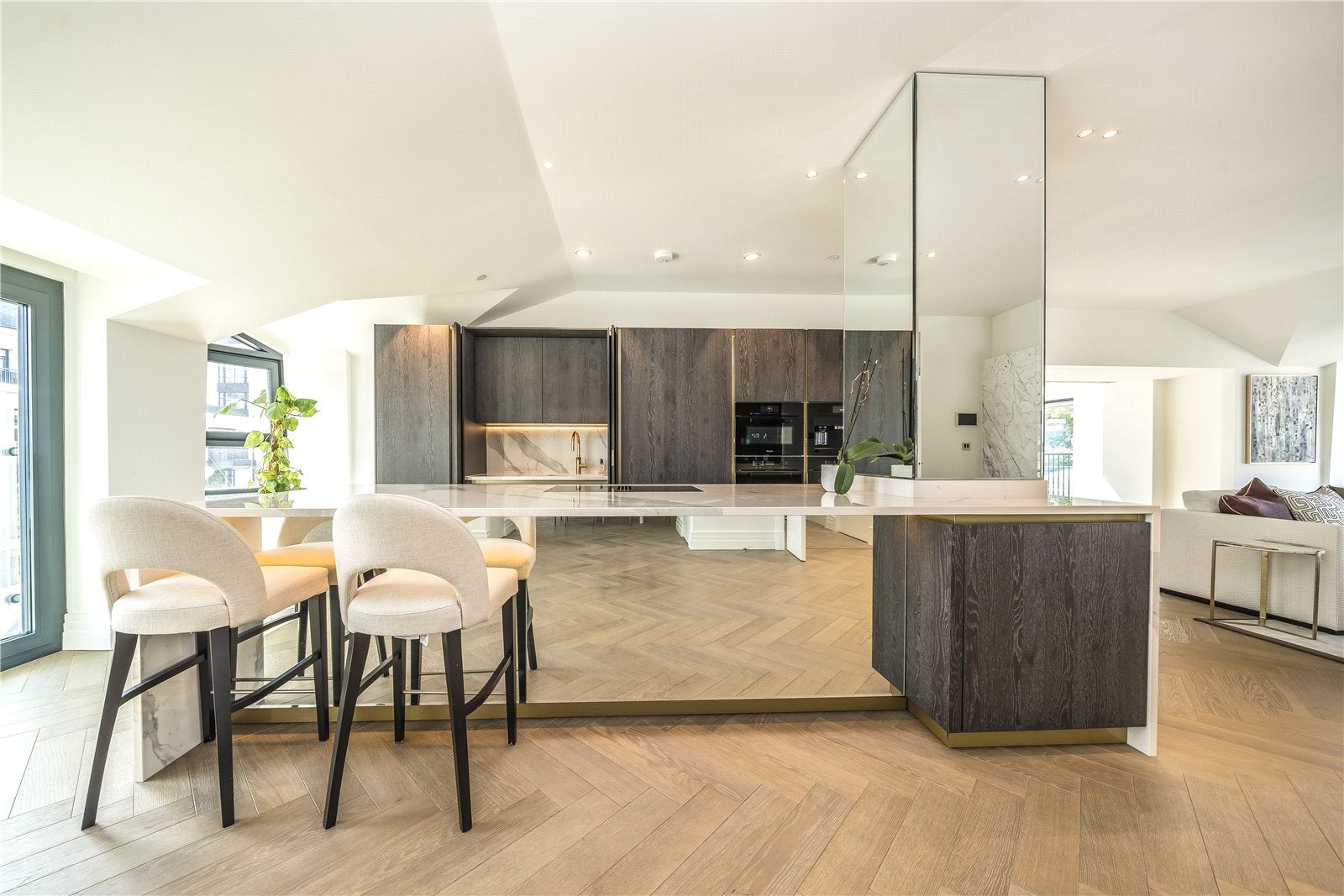 Flat Kensington Gardens Square in City of Westminster
