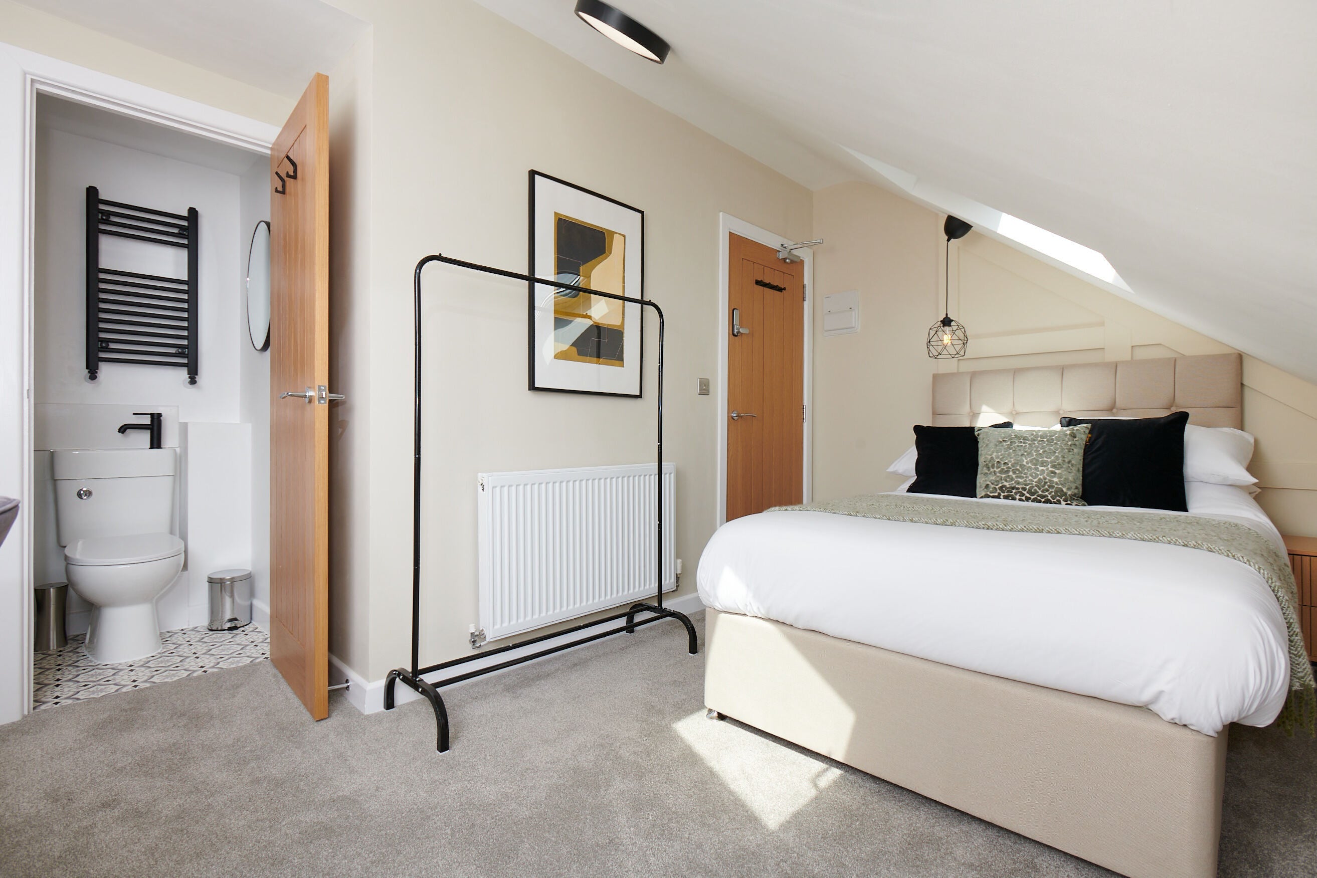 Room Lord Haddon Road in Erewash