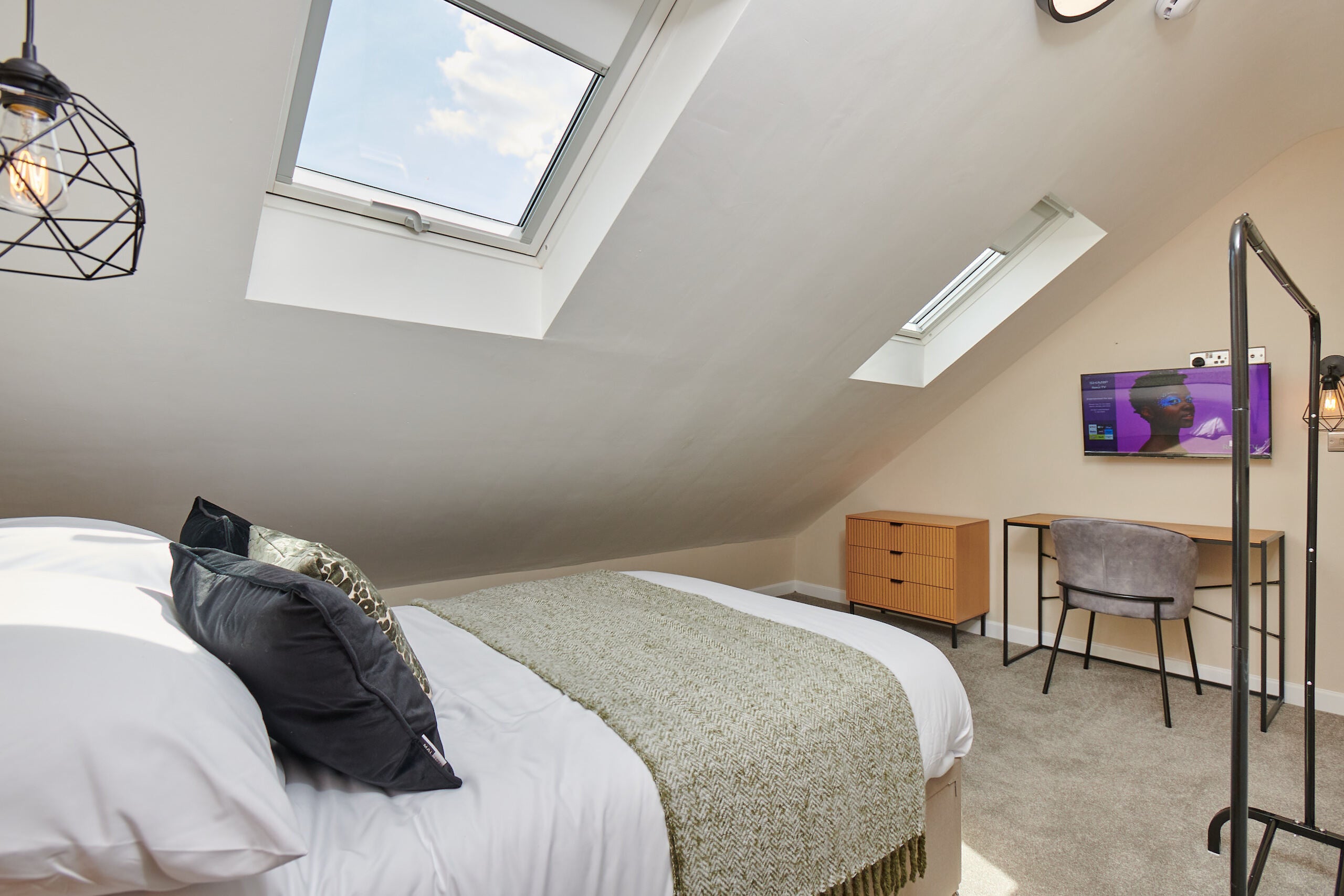 Room Lord Haddon Road in Erewash