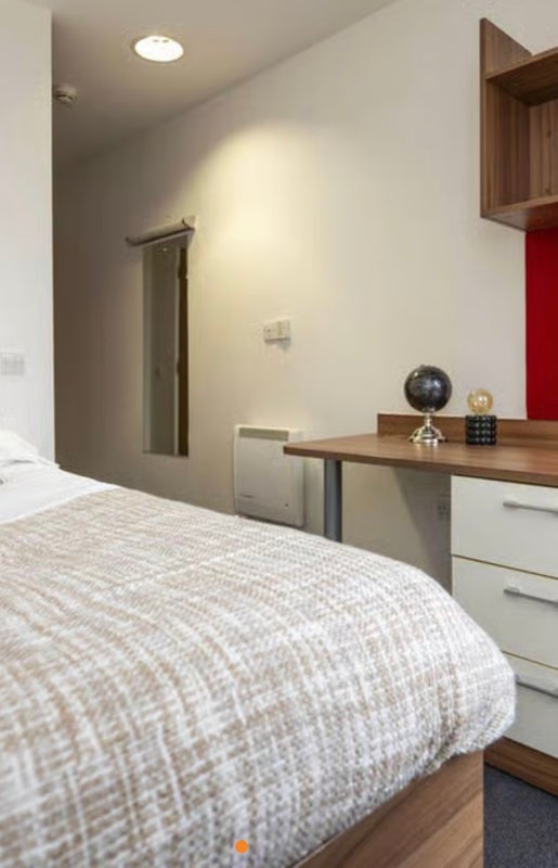 Room Alma Street in Coventry