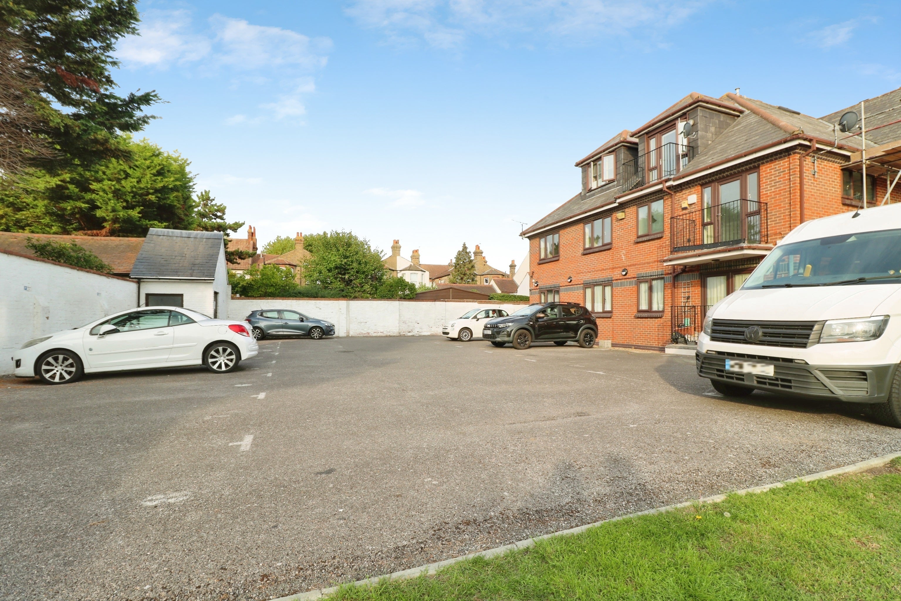 Flat Holland Road in Southend-on-Sea