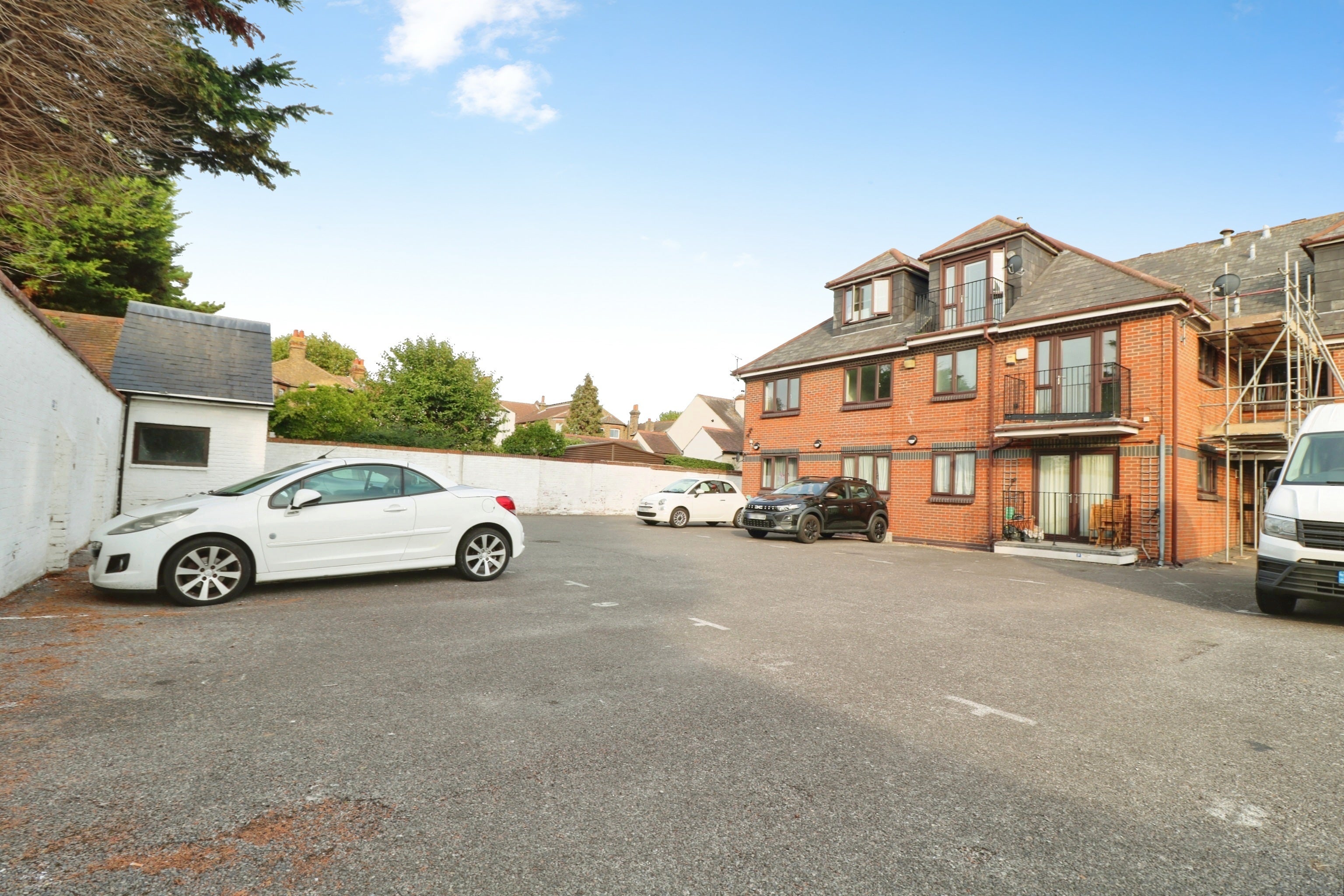 Flat Holland Road in Southend-on-Sea