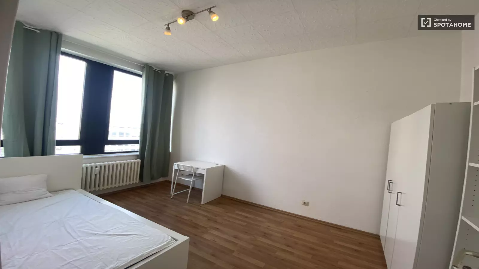 Wohnung Leibnizstraße in Berlin