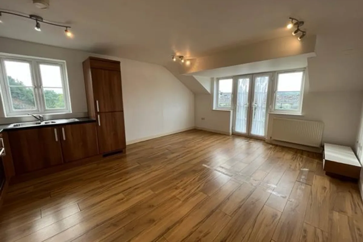 Flat Cranmer Road in Bradford