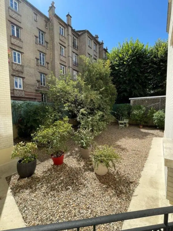 Appartement Rue Sainte-Geneviève à Courbevoie