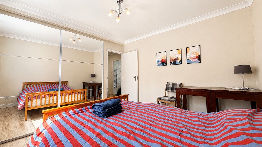 Flat Frampton Street in City of Westminster
