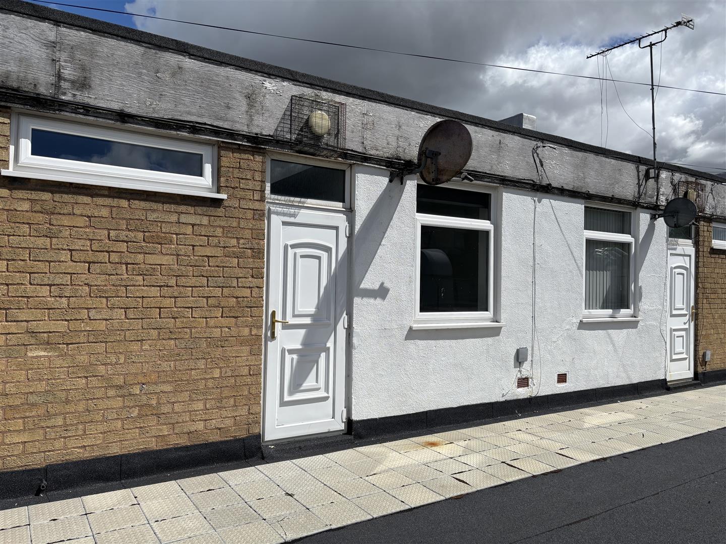 Flat High Street in Shotton