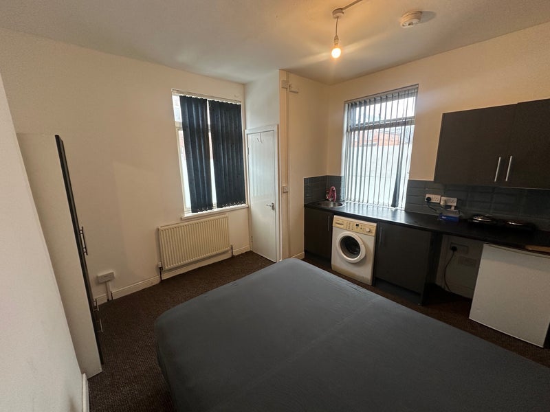 Room Elder Grove in Wakefield