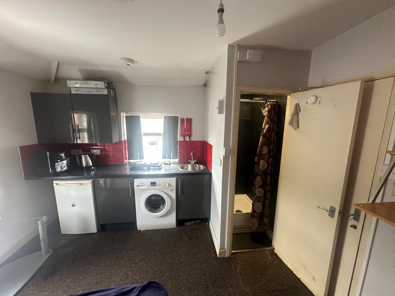 Room Elder Grove in Wakefield