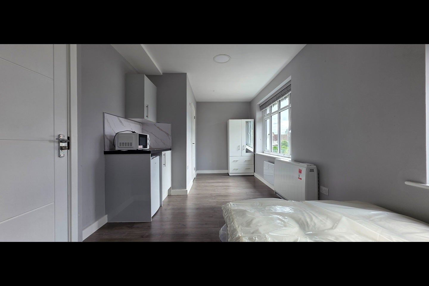 Room Rose Gardens in Greater London