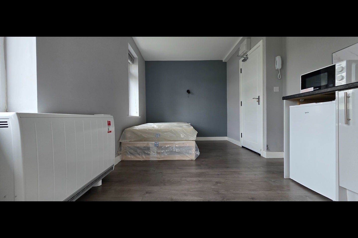 Room Rose Gardens in Greater London