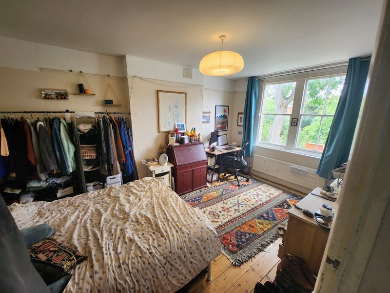 Flat Denmark Hill in Greater London