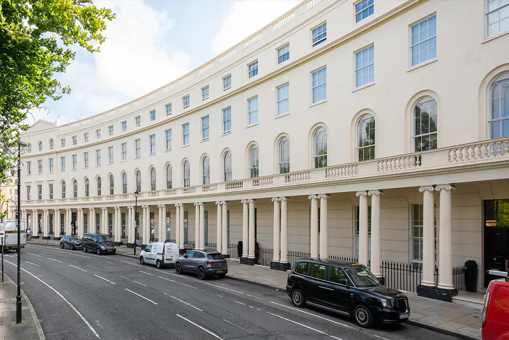Flat Park Crescent in City of Westminster