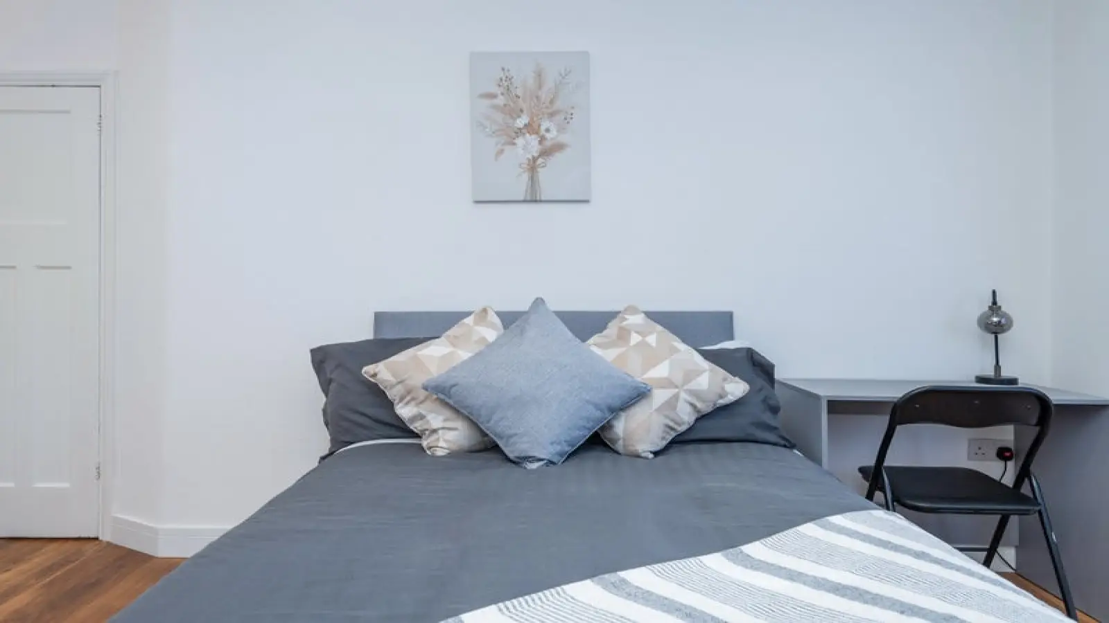Room Falconwood Avenue in Greater London