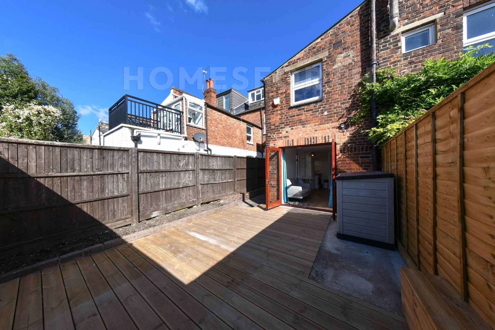 Flat Ravenshaw Street in Greater London