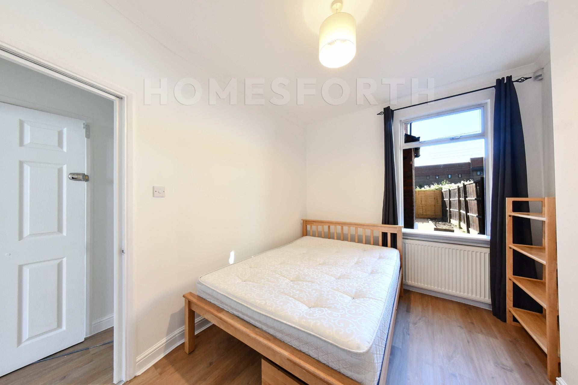 Flat Ravenshaw Street in Greater London