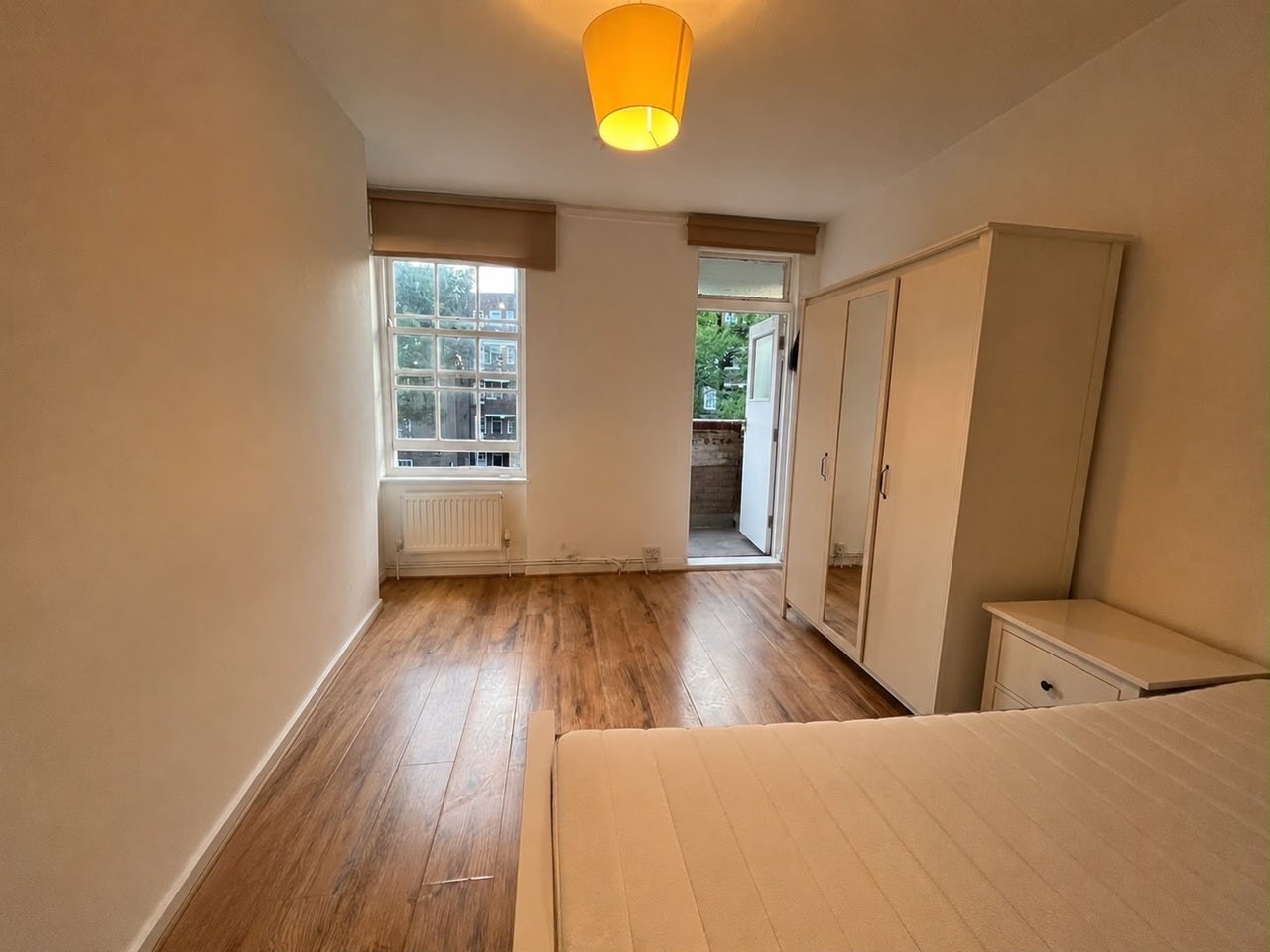 Room Walmer Road in Greater London