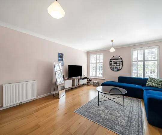 Flat Broom Park in Greater London