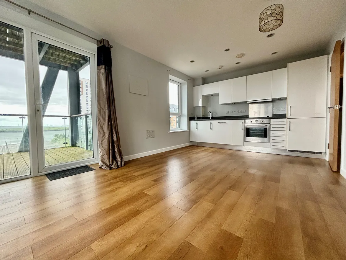Flat Ocean Drive in Gillingham