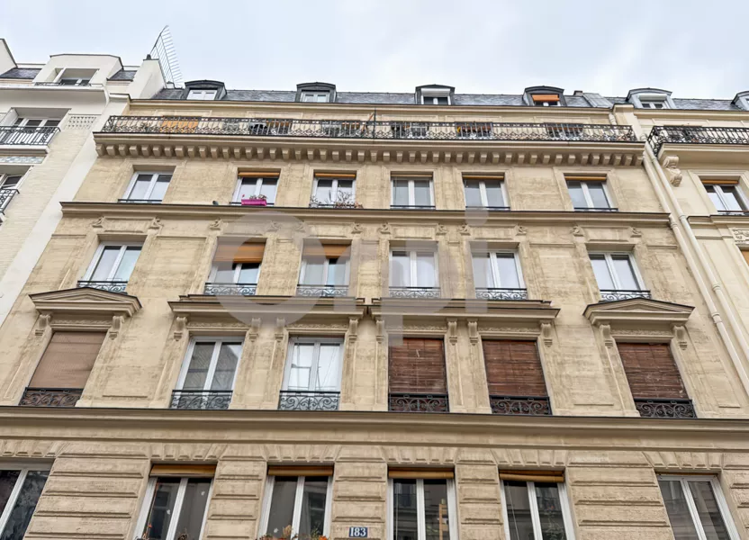 Flat Rue Legendre in Paris