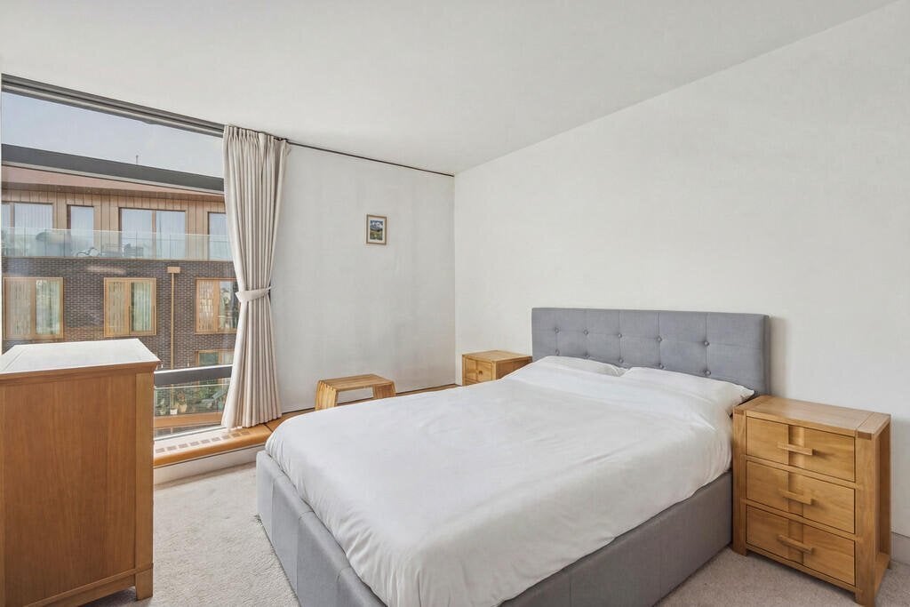 Flat Albert Embankment in Greater London