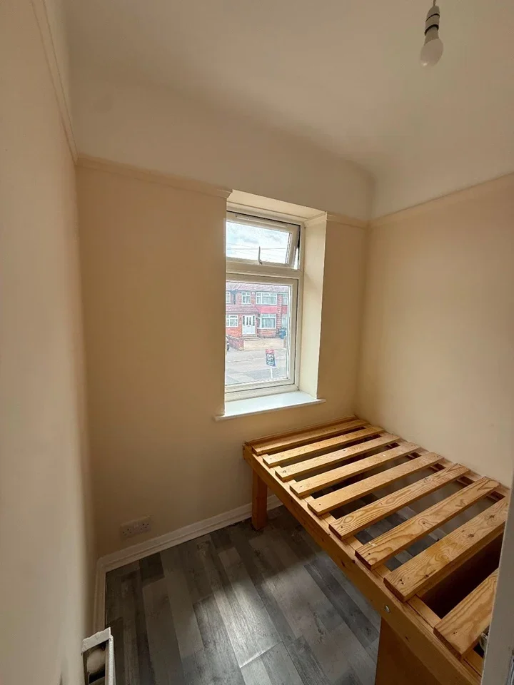 Flat Ladycroft Walk in Greater London