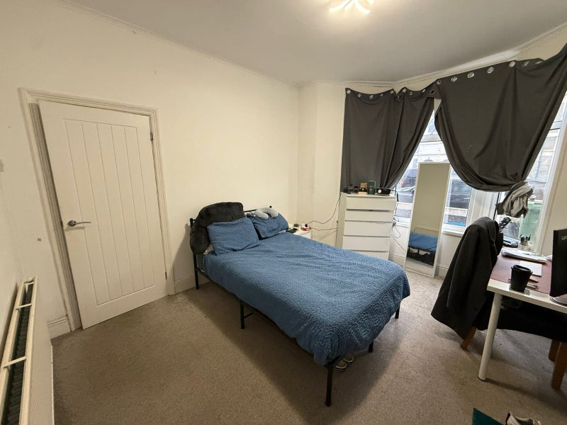 Room Llanishen Street in Cardiff