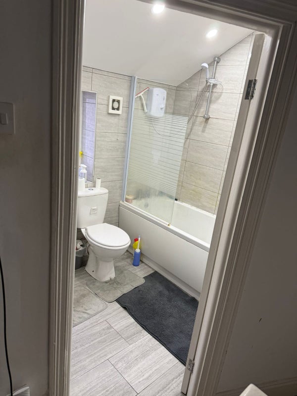 Room Llanishen Street in Cardiff