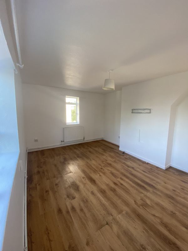 Room Bowie Close in Greater London