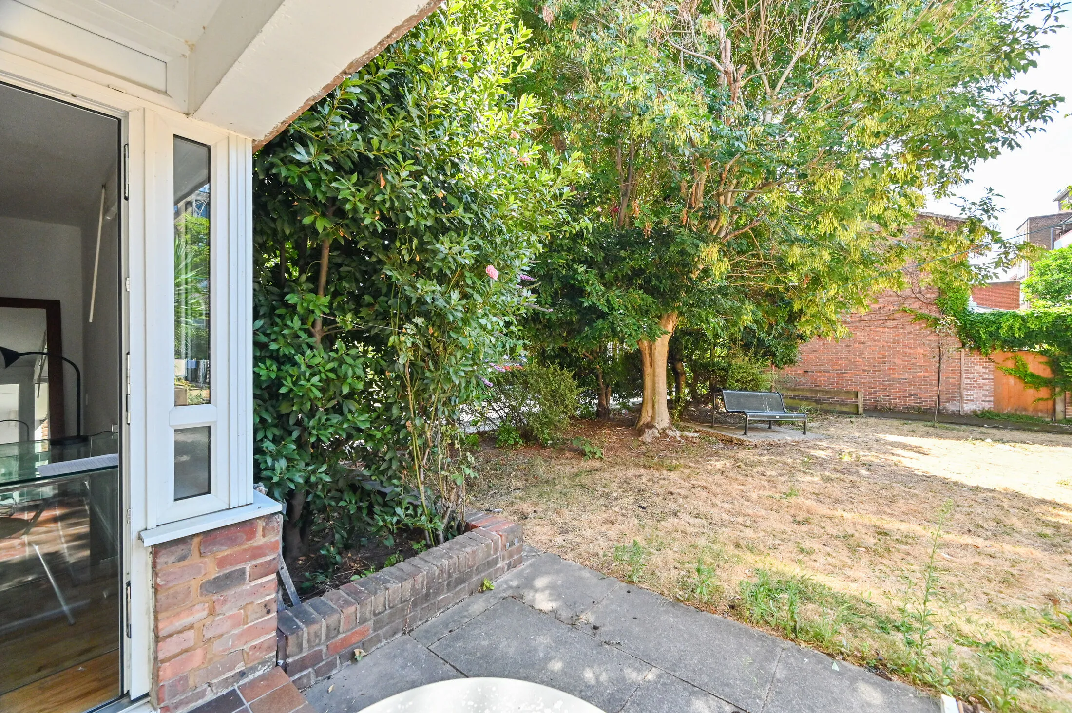 Flat Forbes Street in Greater London