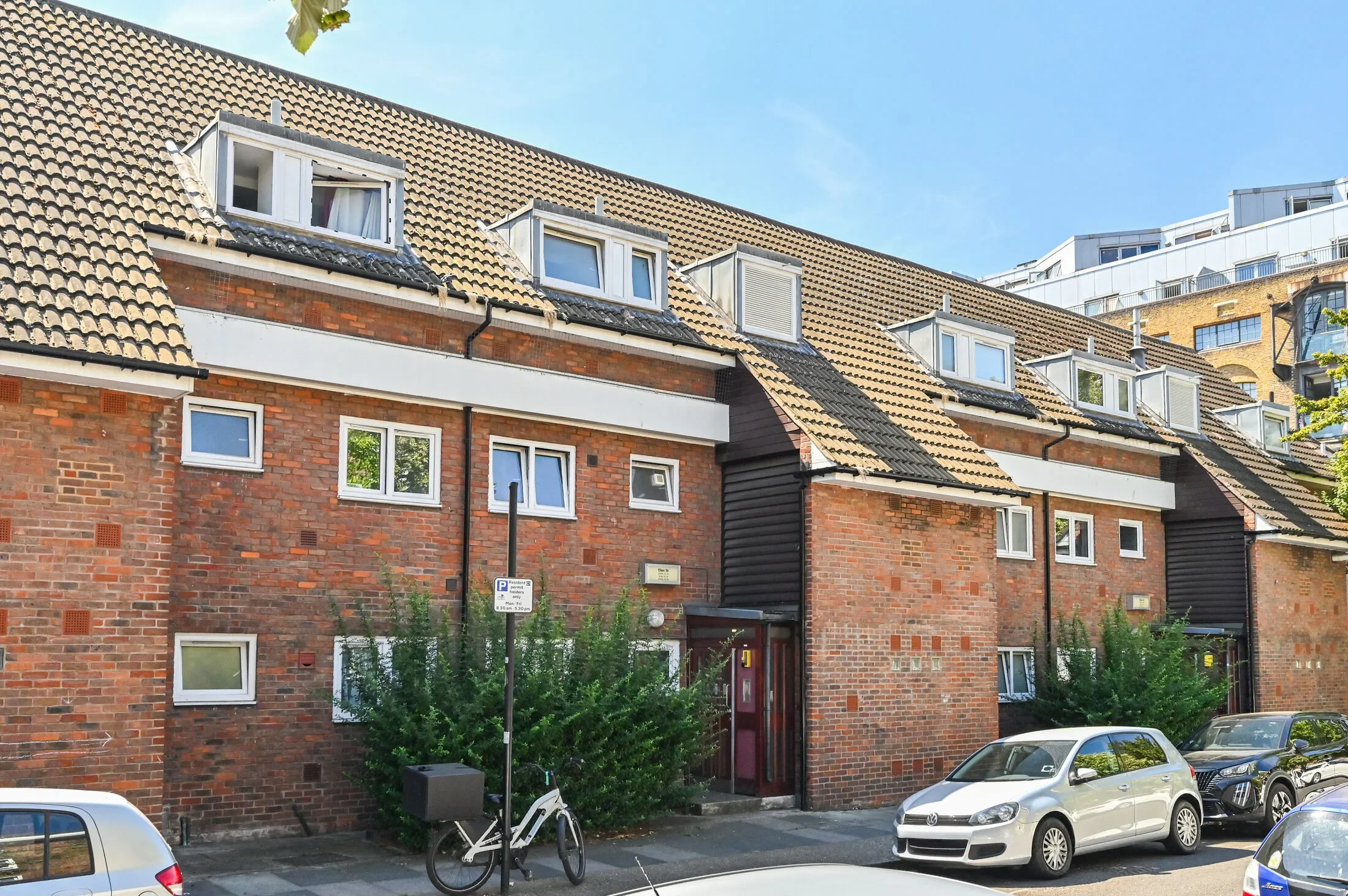 Flat Forbes Street in Greater London