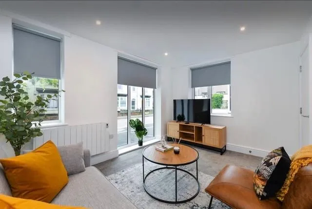 Flat Dovecote Lane in Nottingham