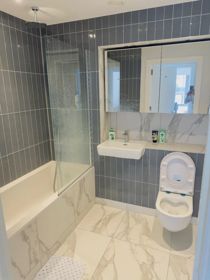 Room Merrick Road in Greater London