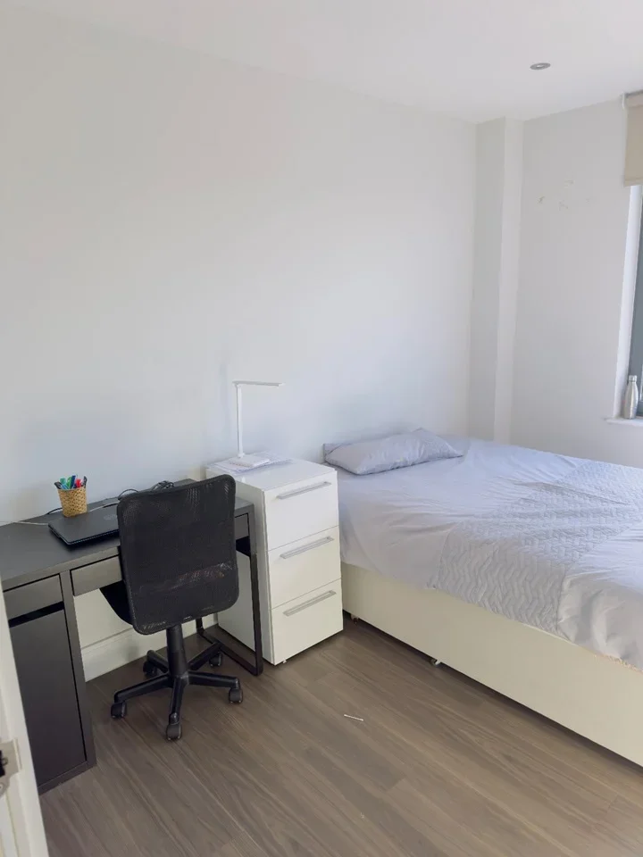 Room Merrick Road in Greater London