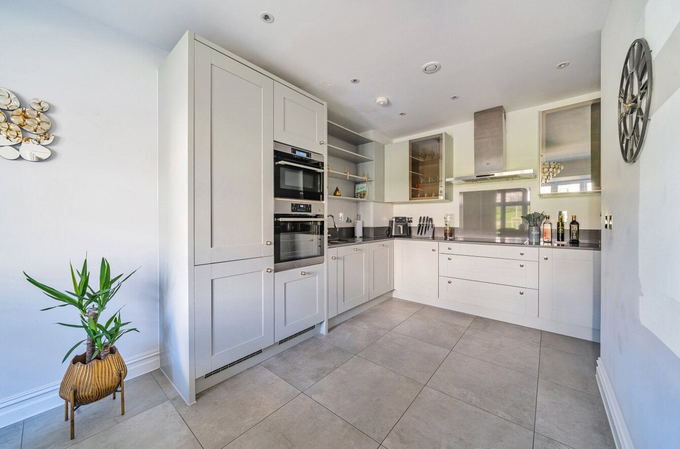 House D'Abernon Drive in Elmbridge
