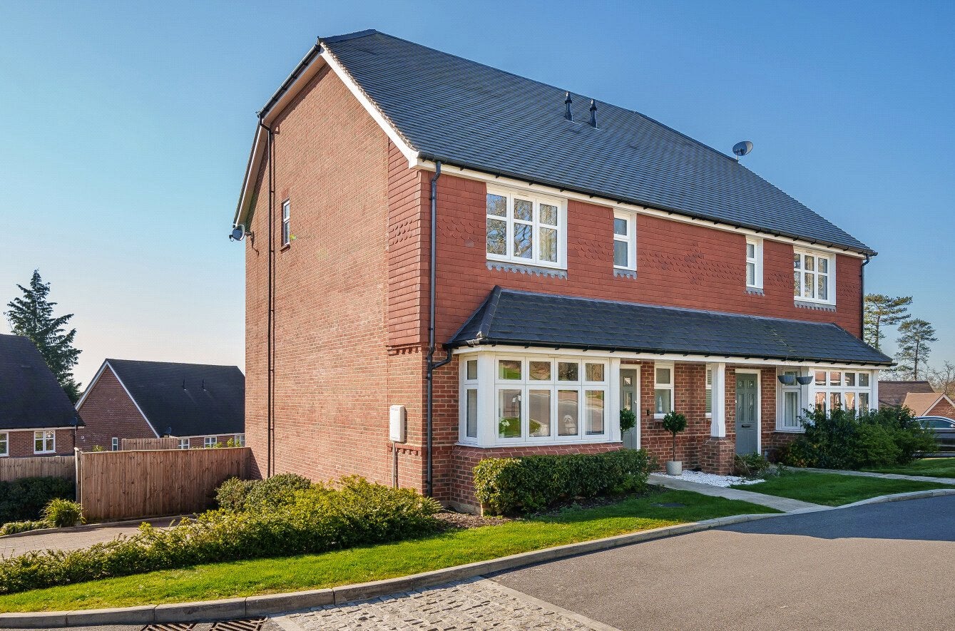House D'Abernon Drive in Elmbridge