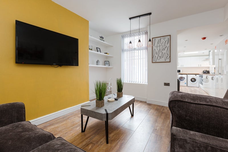 Room St Andrew Road in Liverpool