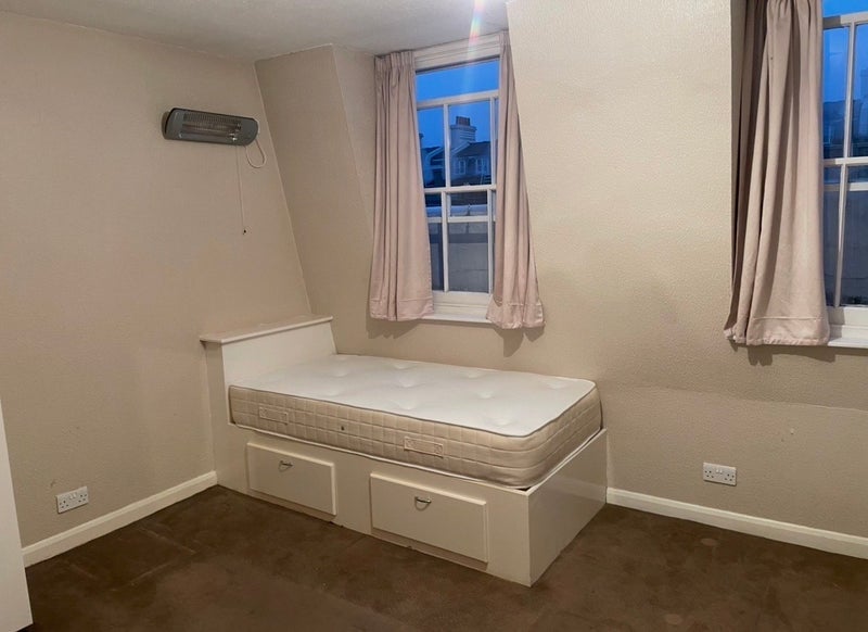 Room Denbigh Place in City of Westminster