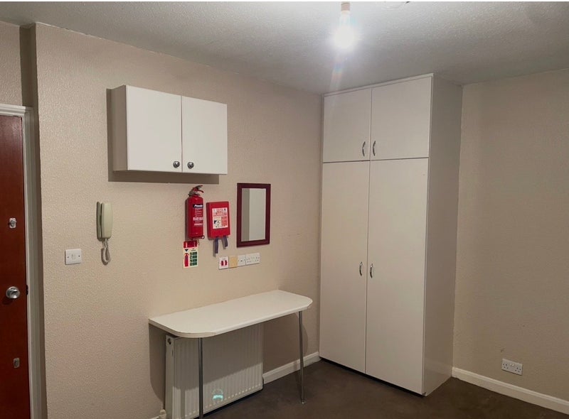 Room Denbigh Place in City of Westminster