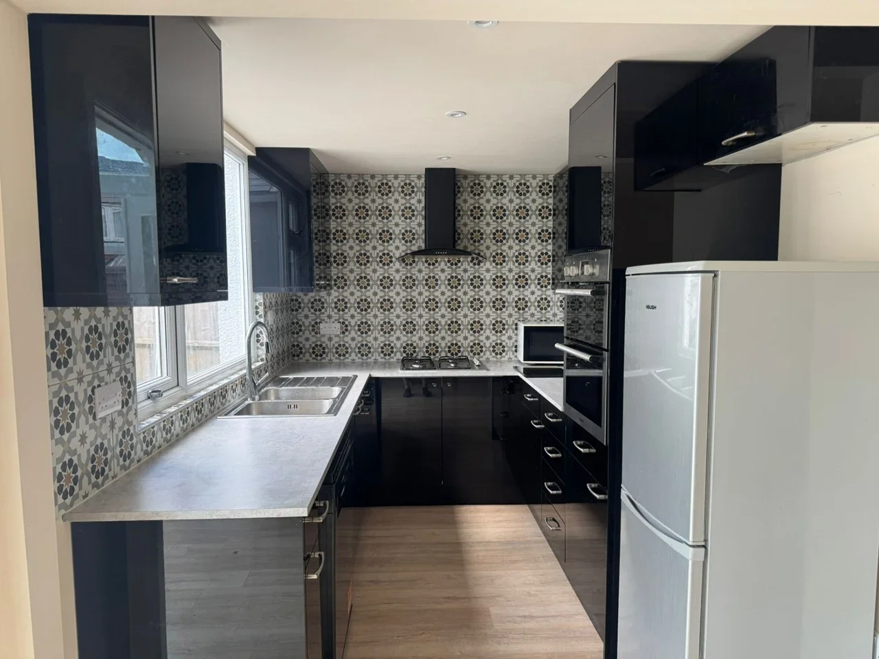 Room Holtye Walk in Crawley