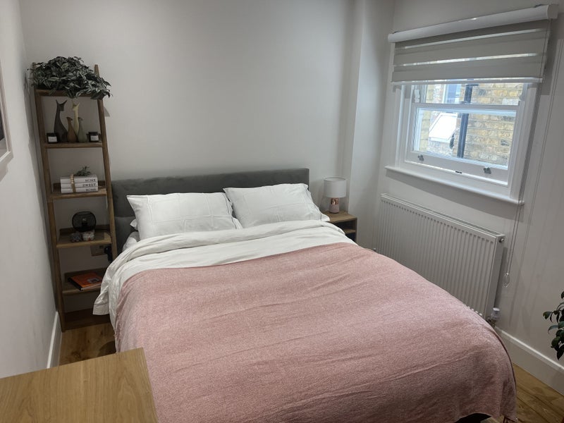 Flat Athelstane Mews in Greater London