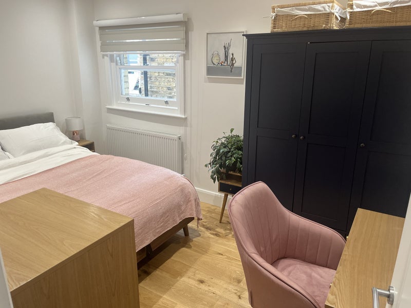Flat Athelstane Mews in Greater London